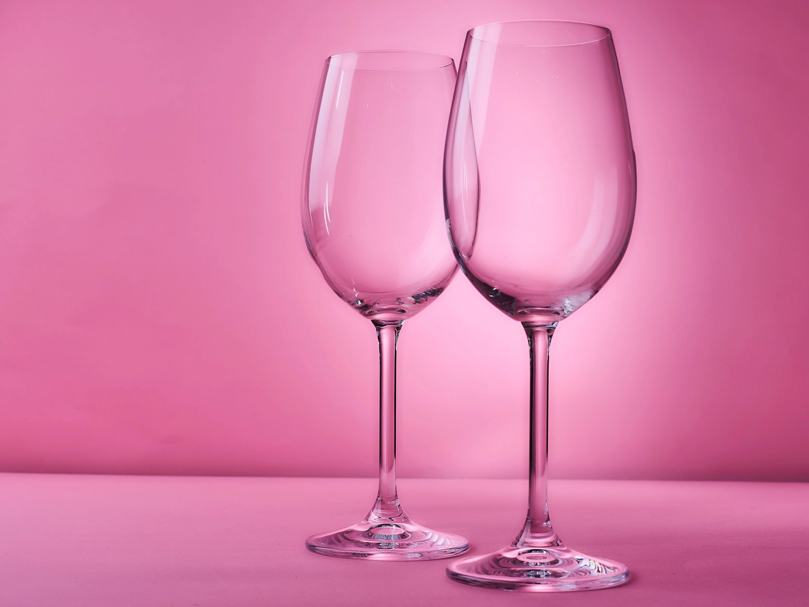 Različni kozarci za vino pomagajo poudariti značilnosti vin